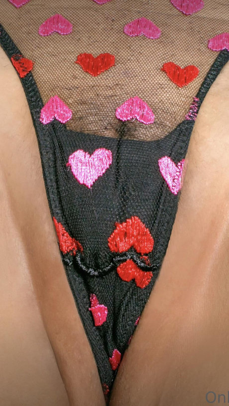 curvy nude onlyfans naked picture