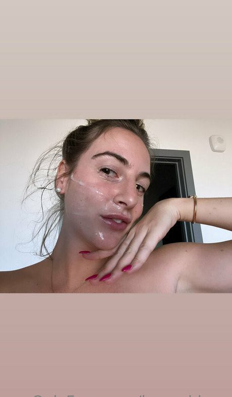 Hannahlouu nude model images