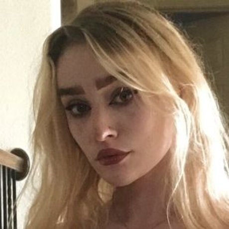 Grace Glenn model top photo