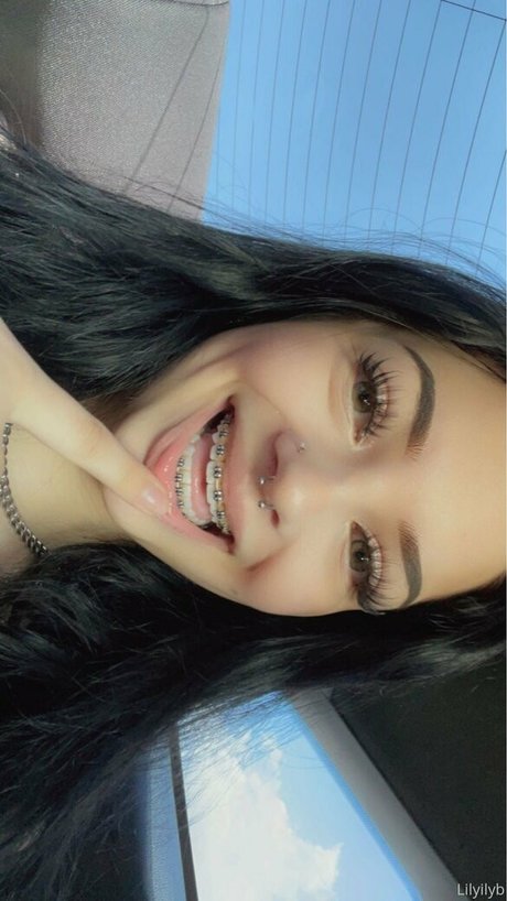 Lily B beautiful actress picture