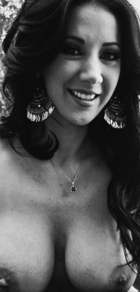 undressing onlyfans beautiful naked gallery