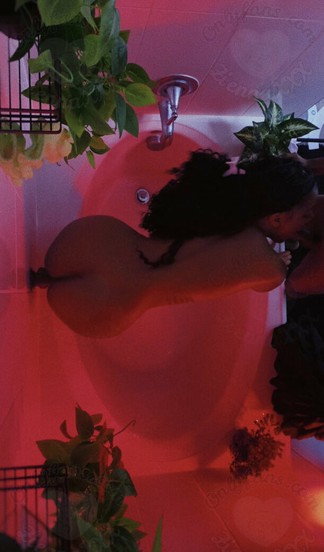 Ziennaxxx actress photo