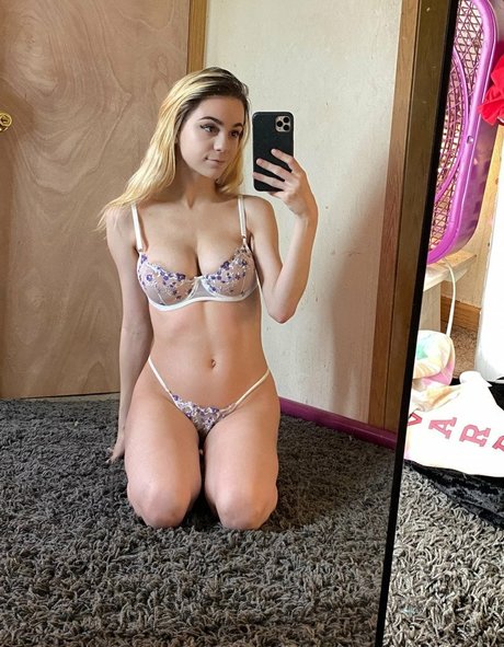 Skiddykiddy high quality actress photo