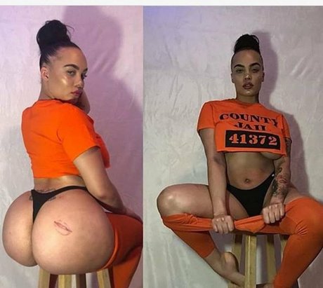 SaraGold pornographic star pics