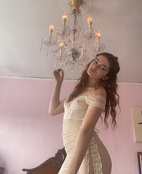 erosauclair nude model pics