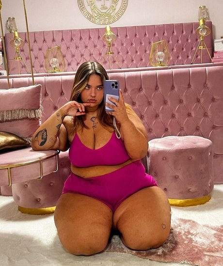 huge shemale onlyfans free nude images