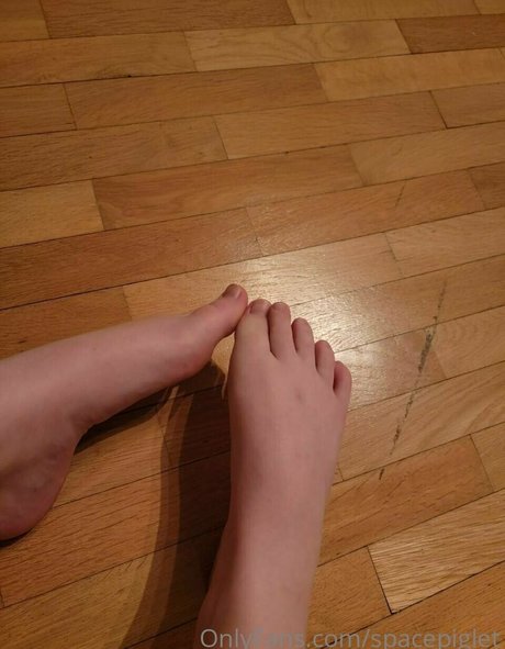 spacepiglet pornographic model pics