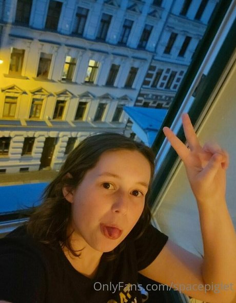 spacepiglet model erotic image