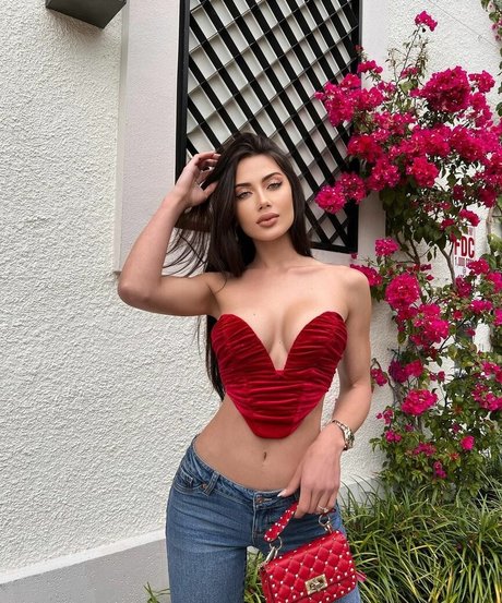 cute onlyfans erotic pic