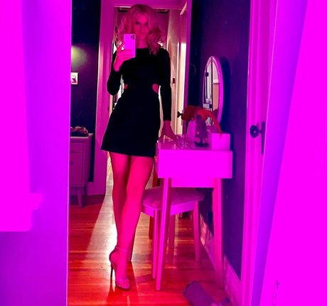 Arden Myrin sex model image