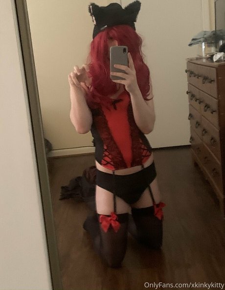 xkinkykitty model nude picture