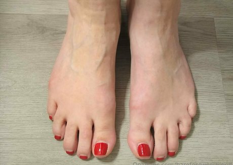 barefootworshiped sexy model gallery