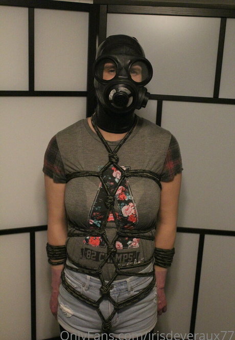 irisdeveraux77 hot star archive