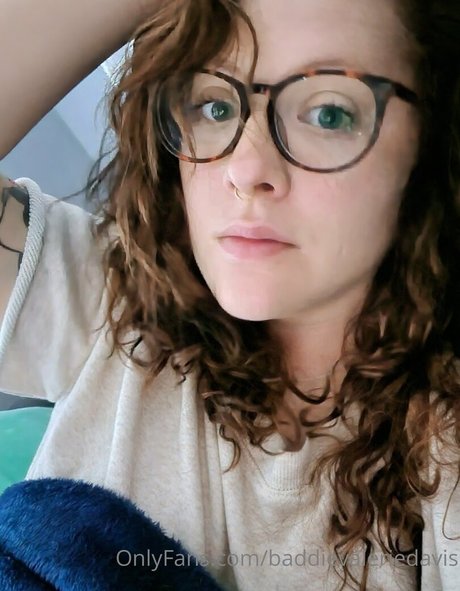 baddievaleriedavis star naked archive