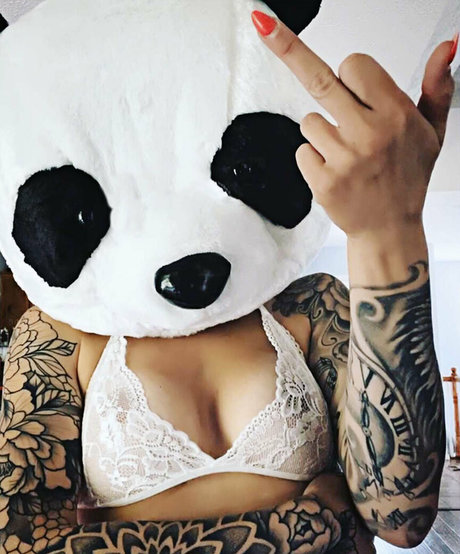 inkedariesgirl nude model images