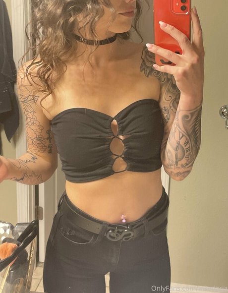 inkedariesgirl model art img