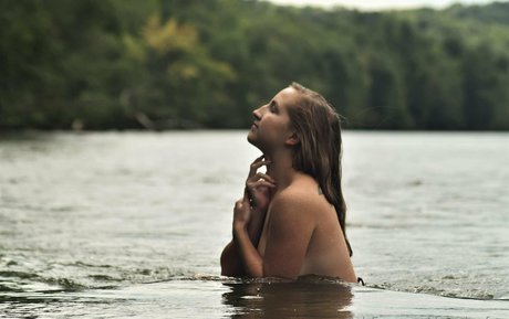 dpeachesfree model adult galleries