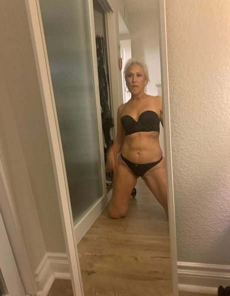 momanddaughter model art pic