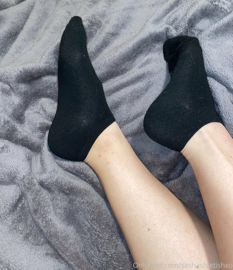 sashasfeetishxo naked model images