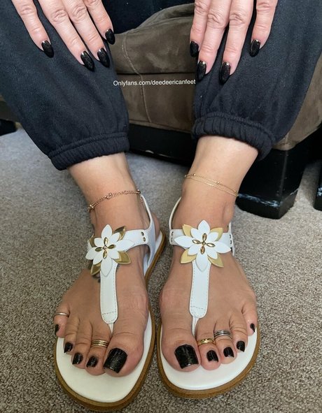 deedeericanfeet star high quality pics