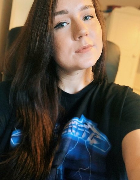 Cherrycola1990 pornstar erotic galleries