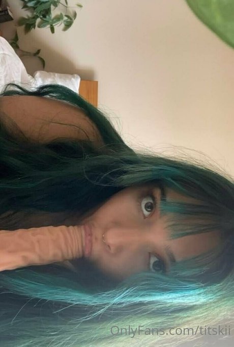 titskiii xxx actress image