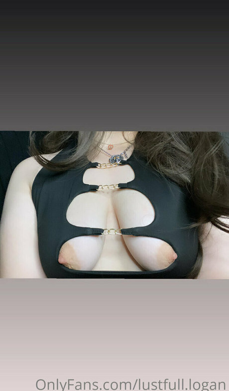 lustfull logan top star pics