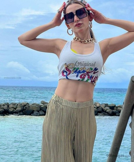 Heli Daruwala naked pornstar gallery