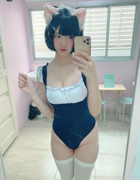 Moiicos43 model sexy pictures