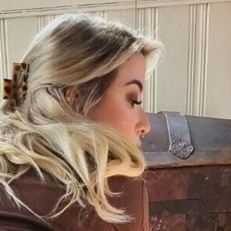 Goddessluna106 model nude galleries