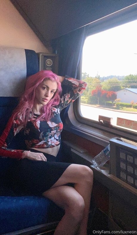 Luxneon star sex img