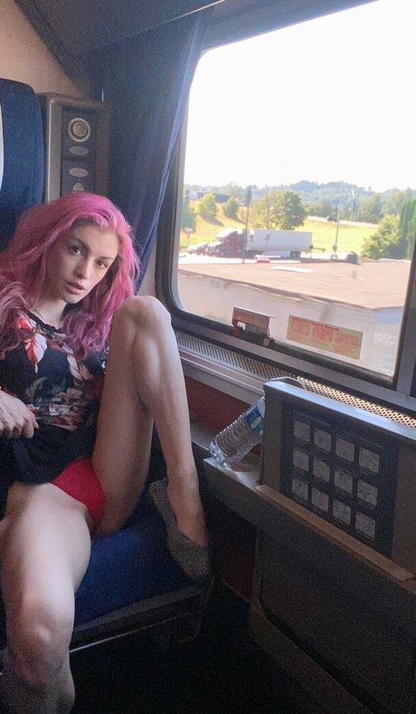 Luxneon model adult gallery