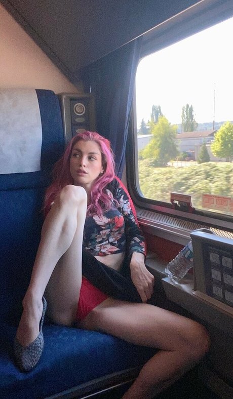 Luxneon pornstar erotic pic