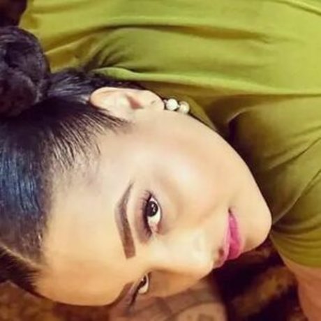 Assoholic22 sex model photo