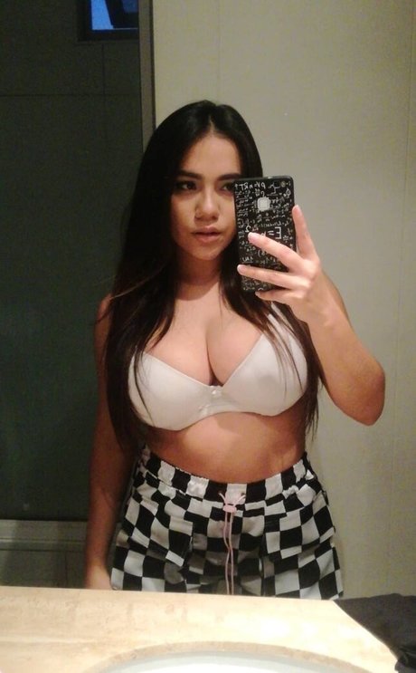 eyes onlyfans sexy nude photos