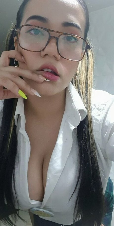 Toomuchtumbao sexy star picture