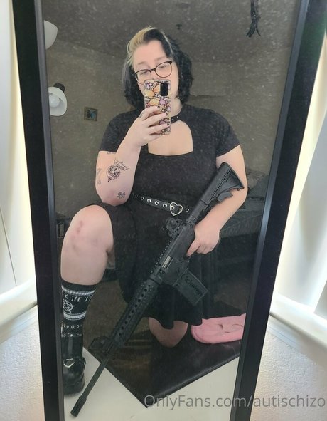 autischizo hot star pic