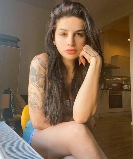 Danny Bendochy hd actress galleries