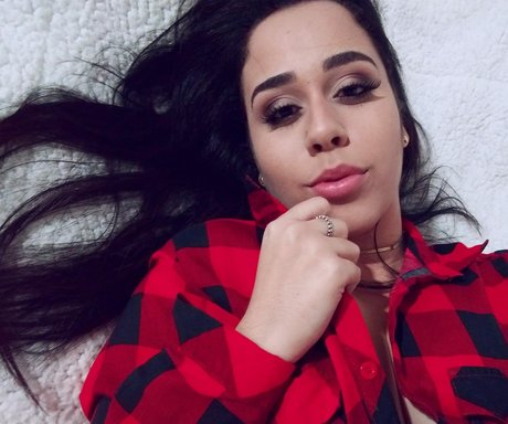 millenecarolina naked model picture