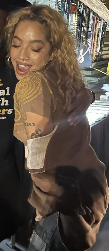 Kiana Lede model nice pics