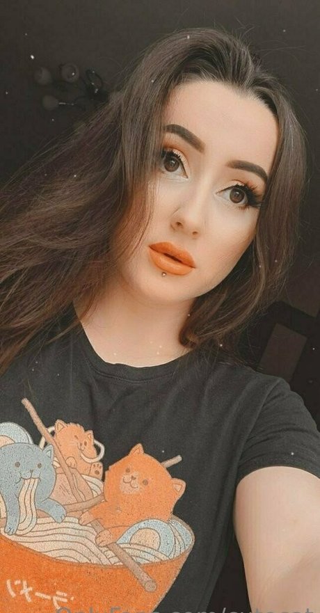 Cutecat hot actress picture