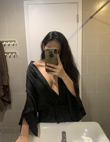 girl shows tits adult star pictures