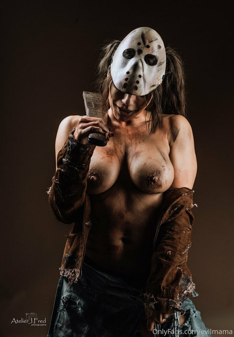 Evilmama model high quality images