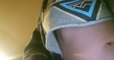 simplysexysage model top photo