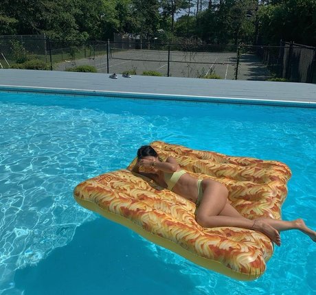 Michelle Choi erotic model archive