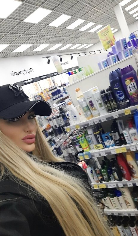 big tits curvy onlyfans free nude photo