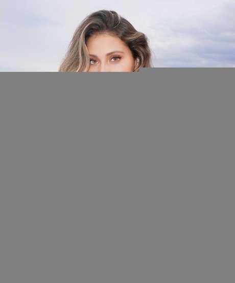 Raissamarques art model picture