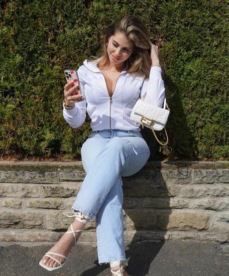 Raissamarques sexy actress pictures