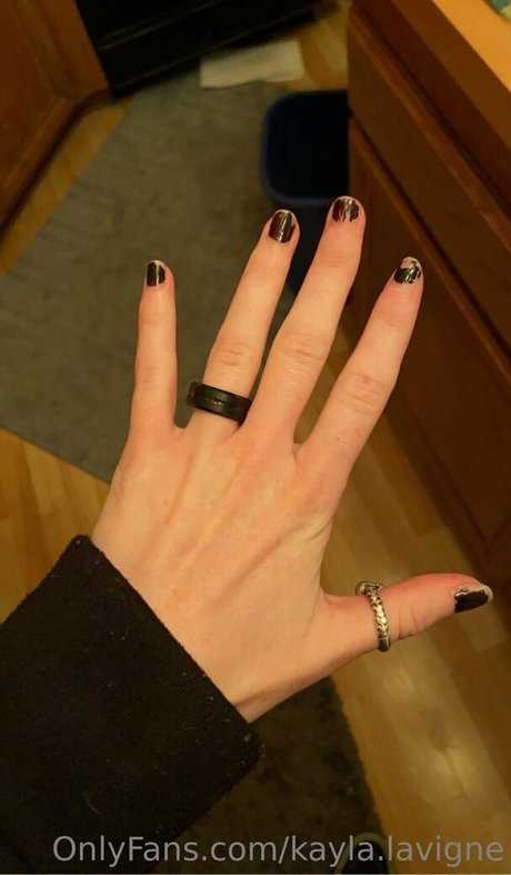 kayla lavigne pretty star gallery