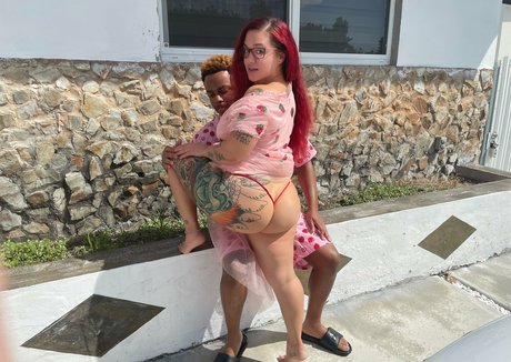 boobyufree adult model galleries